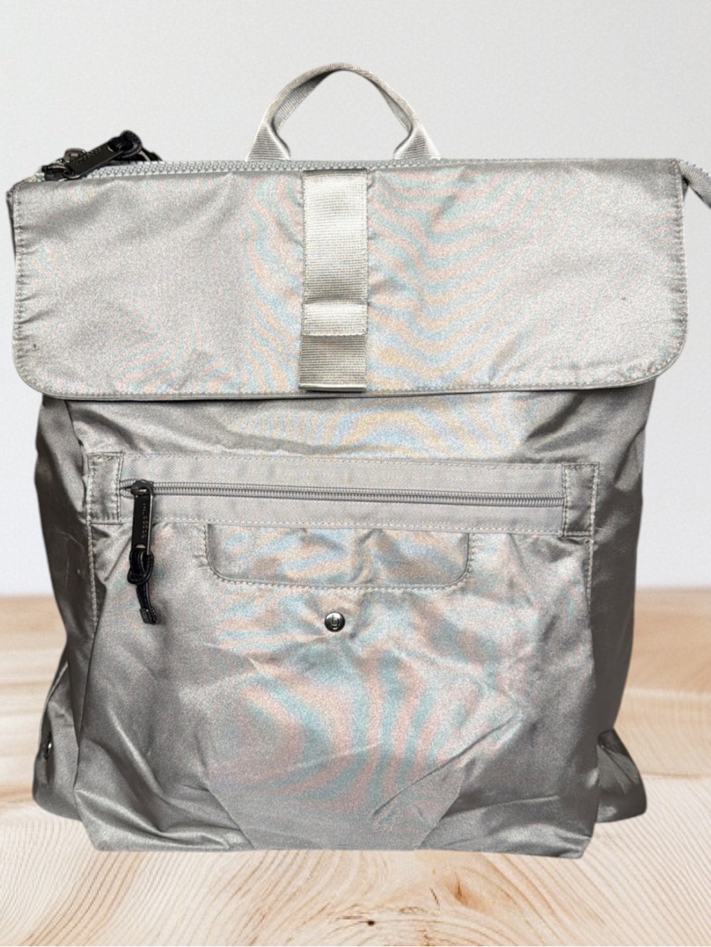 Baggallini Sample Only Backpack Silver Nylon Travel Zip Bag Preowned - READ